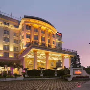 Отель Ramada Plaza By Wyndham, Chandigarh ****